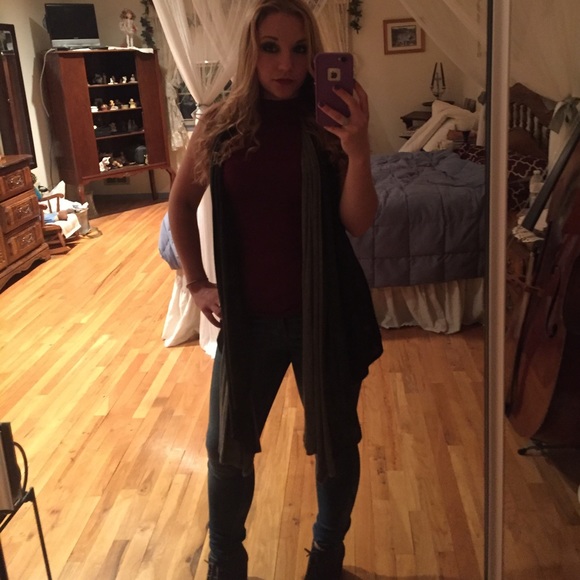 Meet your Posher, Julia - Picture 3 of 6